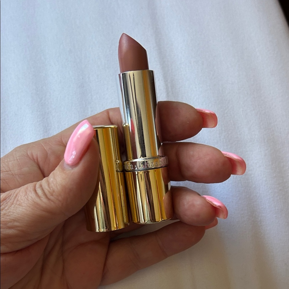 Elizabeth Arden Luxurious Nude Lipstick pale petal 14
